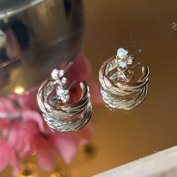 Silver Costume Twisted Rope Oval Stud Half Hoop Earrings 1/2 in.EUC - Picture 4 of 6